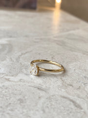 Csepp Moissanite eljegyzési gyűrű