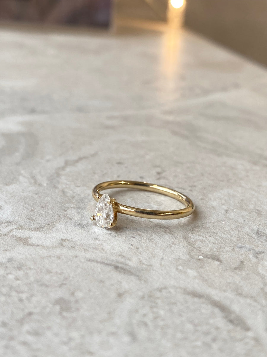 Csepp Moissanite eljegyzési gyűrű
