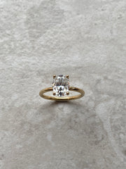 Ovál Moissanite eljegyzési gyűrű